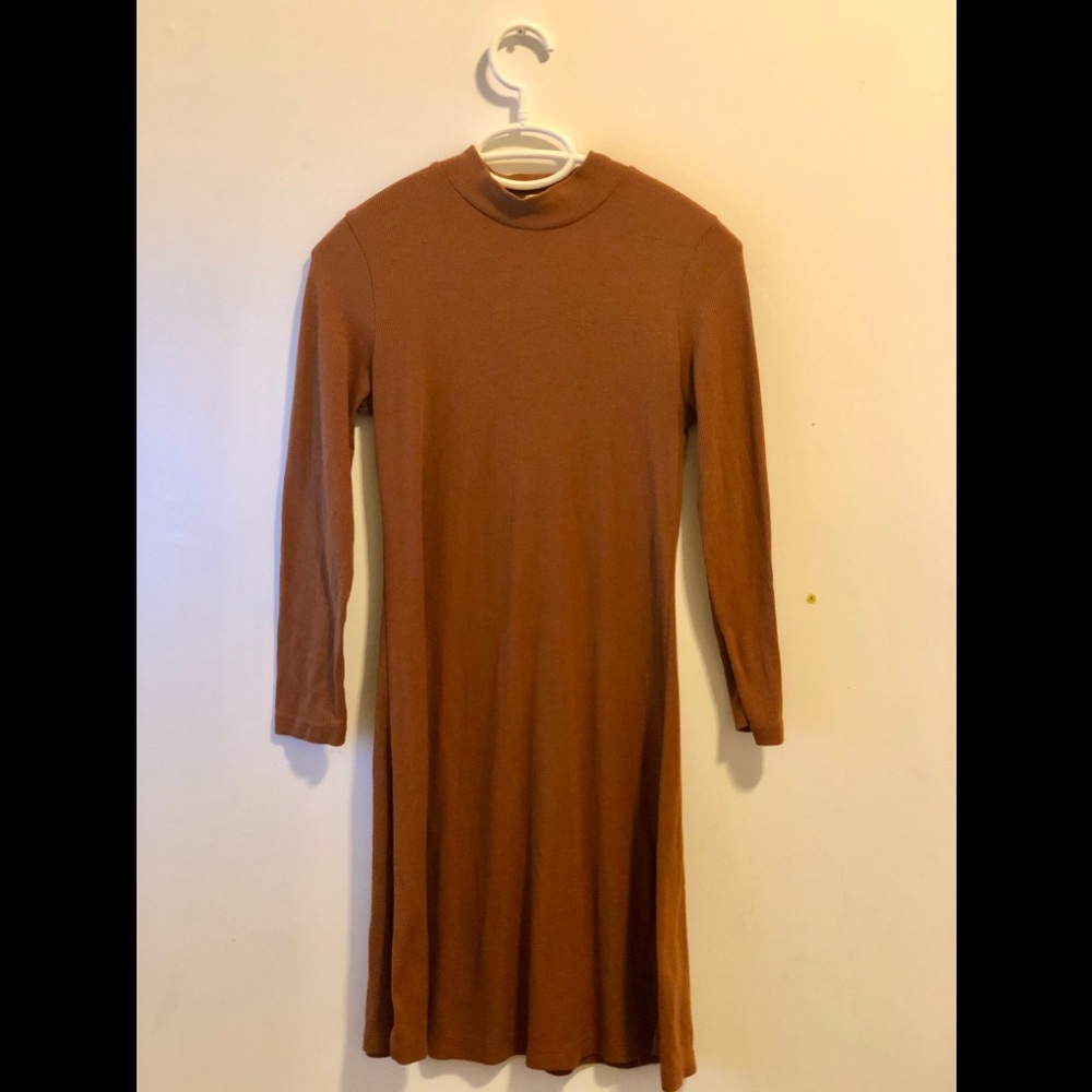 Long sleeve high neck dress 👗